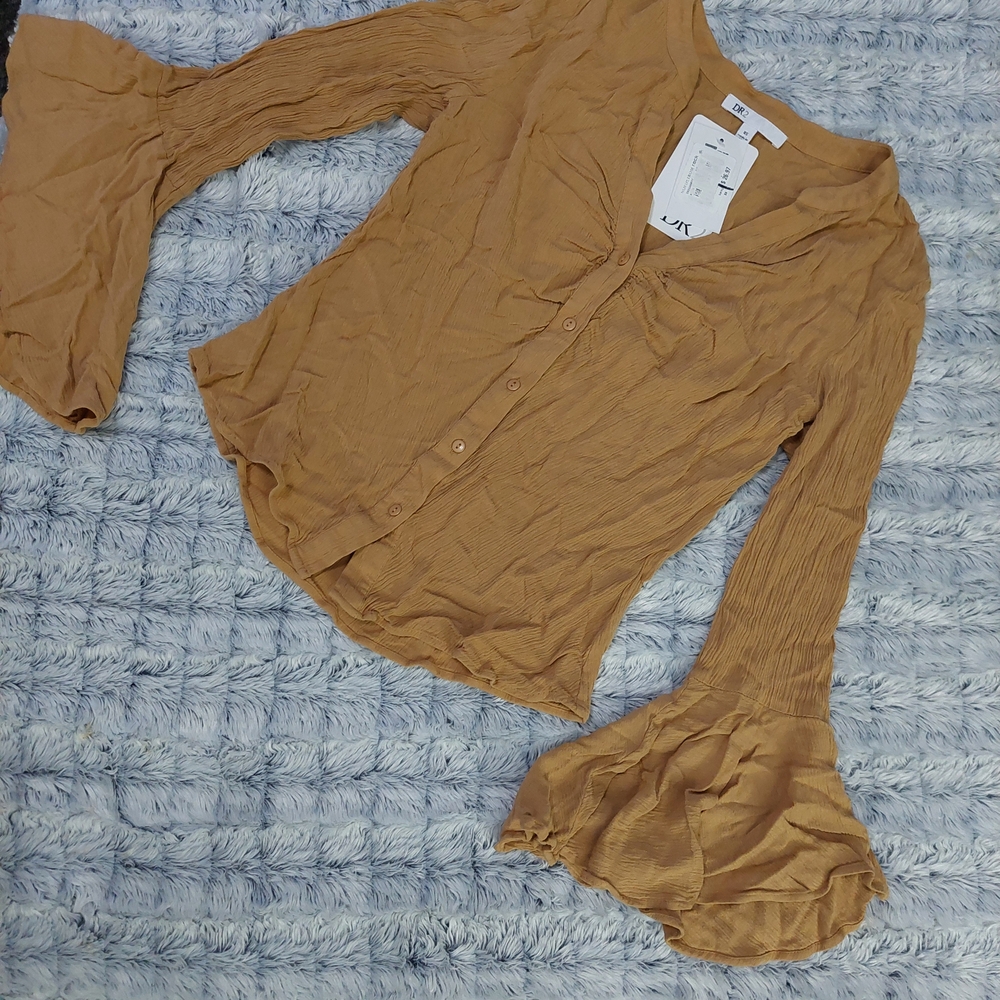Nwt Dr 2 Women's Tan Blouse with Flared Sleeves XS
